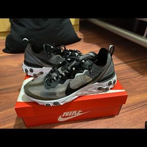 NEVER WORN || Nike React Element 87